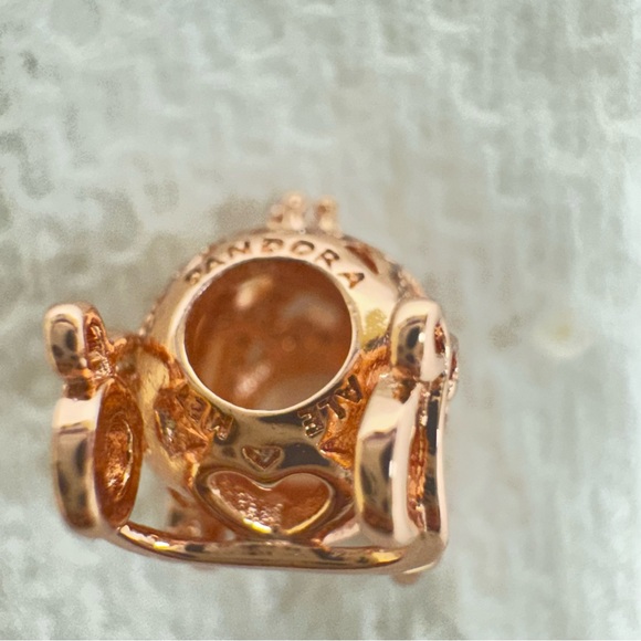 🆕Disney Cinderella Sparkling Carriage Charm - Picture 5 of 8